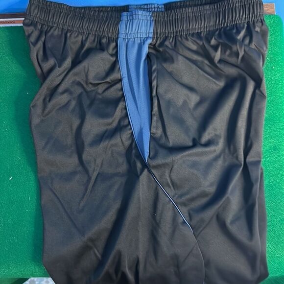 Men's Black & Blue Basketball Shorts XL Unbranded Drawstring Waist Athletic - Picture 2 of 3